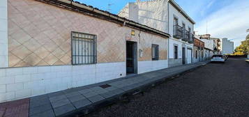 Chalet en Linares