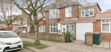 3 bedroom semi-detached house