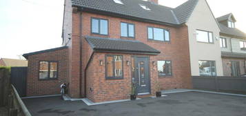 5 bedroom semi-detached house for sale