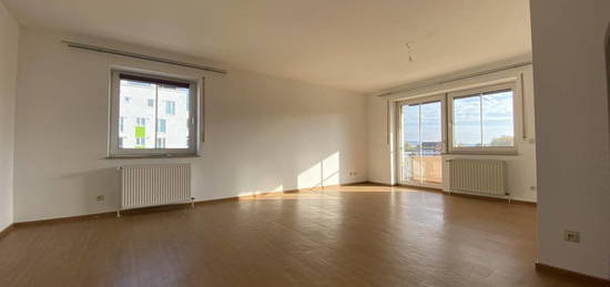 Sehr schöne, helle 3-Zimmer-Wohnung mit Balkon im Zentrum von Weiden