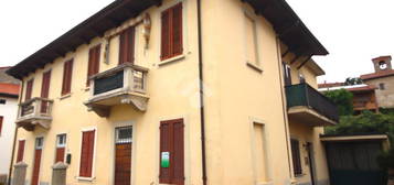 CASA SEMINDIPENDENTE A BARZANÒ