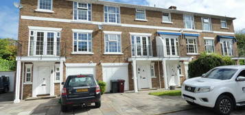 4 bedroom terraced house