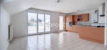 Appartement  à louer, 4 pièces, 3 chambres, 84 m²