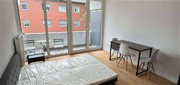 Erstbezug - Möbliertes 1 Zimmer Apartment mit Balkon in Köln Zollstock