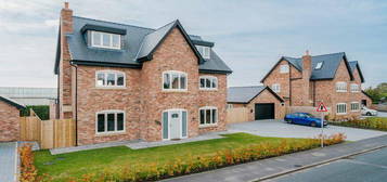 5 bedroom detached house for sale