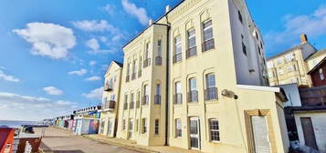 Flat to rent in Pier Approach, Walton On The Naze CO14