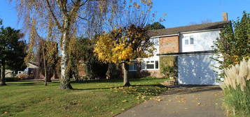 5 bedroom detached house