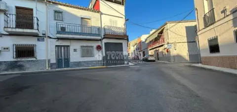 Casa adosada en La Paz-Las Am&#xE9;ricas-Estaci&#xF3;n Linares-Baeza