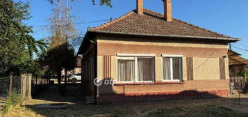 Eladó családi ház, Csorváson 10.999 M Ft, 2 szobás