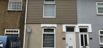 2 bed terraced house to rent