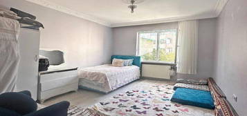 ESENYURT NN MAHALLESNDE 2.KAT 3+1 130m2 BALKONLU 3.150.000TL