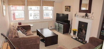 Flat to rent in Salford Road, London SW2