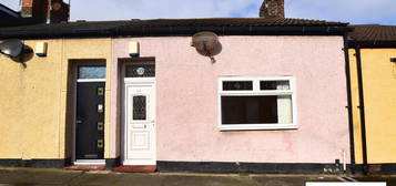 Cottage to rent in Tower Street, Hendon, Sunderland SR2