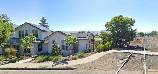 154 N Mountain Ave, Ashland, OR 97520