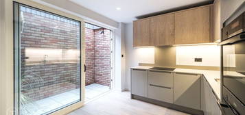 Terraced house for sale in Lamb Lane, London Fields, London E8