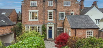 6 bed detached house for sale