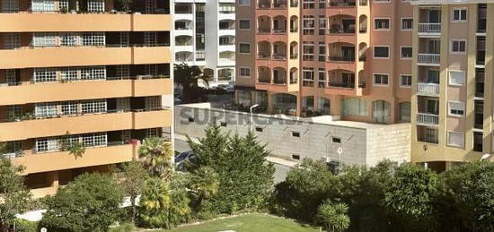 Excelente apartamento T2 para arrendamento em Condomínio Fechado na Alameda da Guia.