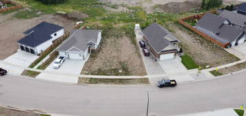 2003 61 Avenue, Lloydminster,