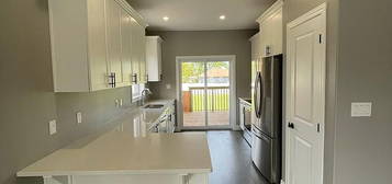 10 Redwood Dr, Belleville, ON K8N 0K4