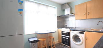 Maisonette to rent in Staines Road, Feltham TW14