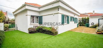 Casa / Villa T3 em Algueirão-Mem Martins de 232,00 m²