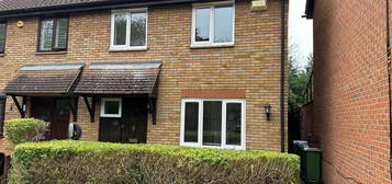 3 bedroom semi-detached house to rent