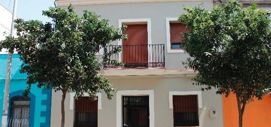 Chalet adosado en venta en calle del Clavel, 64