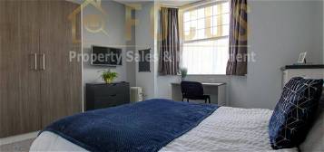 4 bedroom end of terrace house