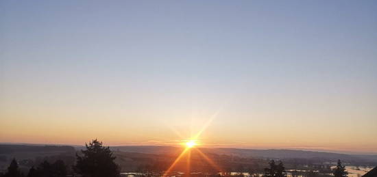 Helle Dachgeschosswohnung mit schönem Ausblick