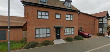 5 bed detached house to rent