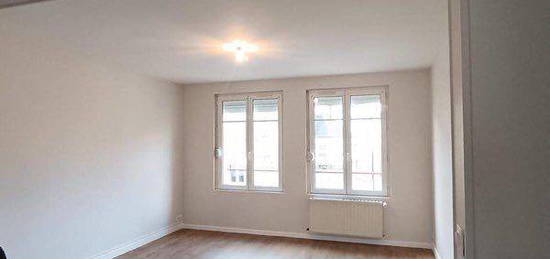 Appartement t3 rénové à 5´ à pied de la place ducale