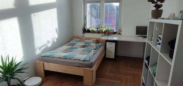 Freundliche 2,5-Zimmer-Wohnung mit Balkon und Einbauküche in Essen