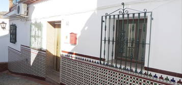 Casa adosada en venta en Sayalonga