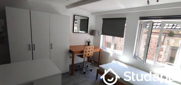 Studio meublé  à louer, 1 pièce, 16 m², Étage 2/–