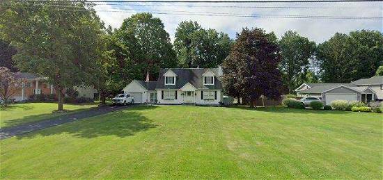 13 Louise Dr, New Windsor, NY 12553