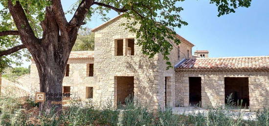 Mas de village proche UZES