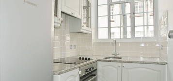 Flat to rent in Kenton Court, Kensington High Street, Kensington W14