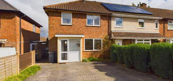 3 bedroom semi-detached house to rent