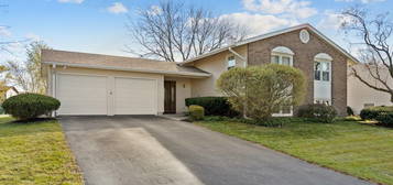 1429 Haise Ln, Elk Grove Village, IL 60007