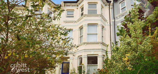 Maisonette to rent in Ditchling Rise, Brighton BN1