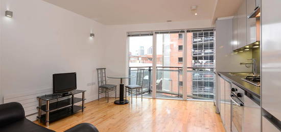 Flat to rent in New York Street, Leeds LS2