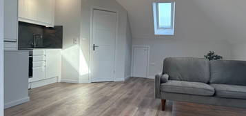 Studio to rent in Harborne Lane, Birmingham B17