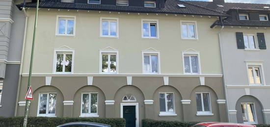 Kernsanierte Stadtwohnung im 2. Obergeschoss mit Südbalkon zu vermieten