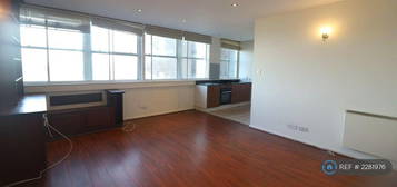 2 bedroom flat