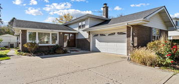 2430 S Shag Bark Trl, Arlington Heights, IL 60005