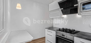 Pronájem bytu 2+1 52 m², Káranská, Praha