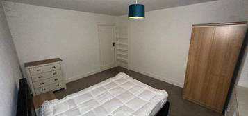 Flat to rent in Streatham Court, London SW16