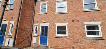 6 bedroom terraced house