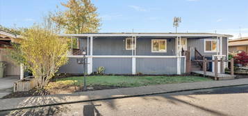 570 N 10th Ave Unit 10, Cornelius, OR 97113