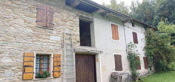 Porzione di casa a Borgo Valbelluna (BL)